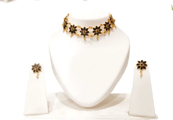 Assamese_Traditional_Gold_Plated_Black_Colour_Golpata_Necklace_Set_For_Women